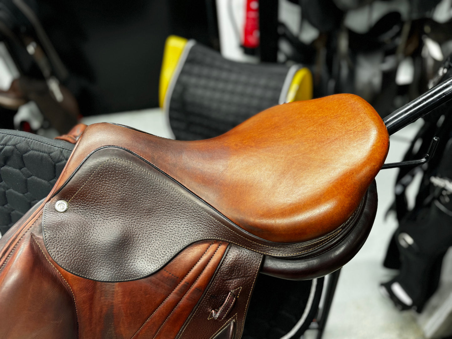 17.5'' SE04 CWD MONO-FLAP SADDLE