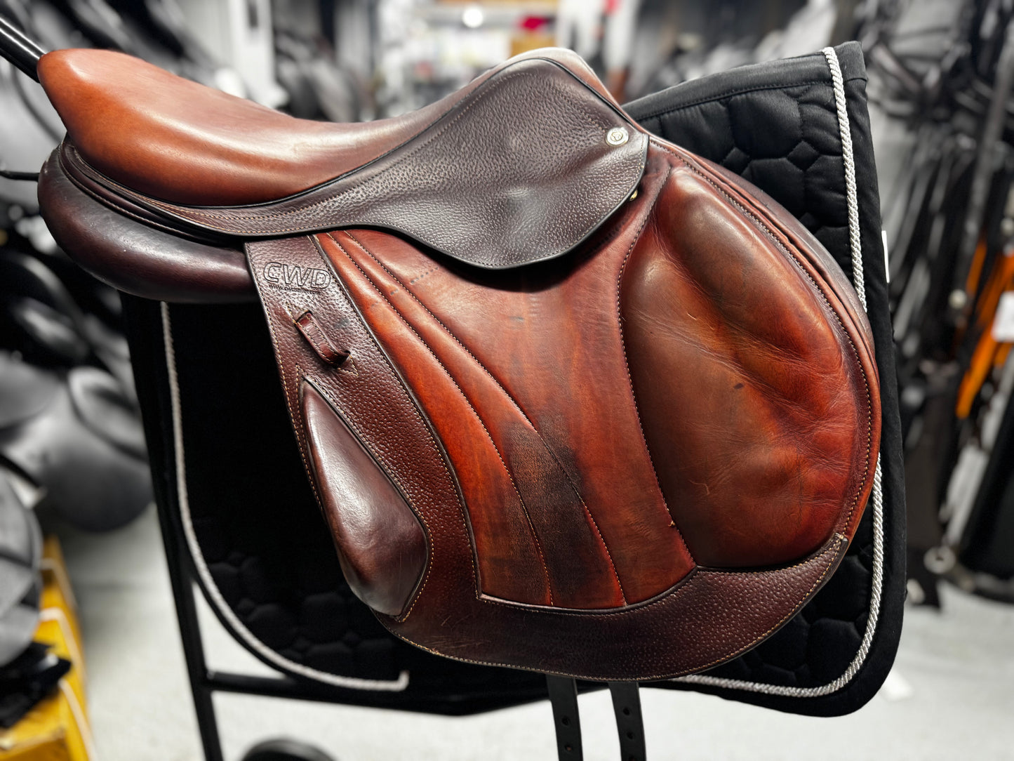 17.5'' SE04 CWD MONO-FLAP SADDLE