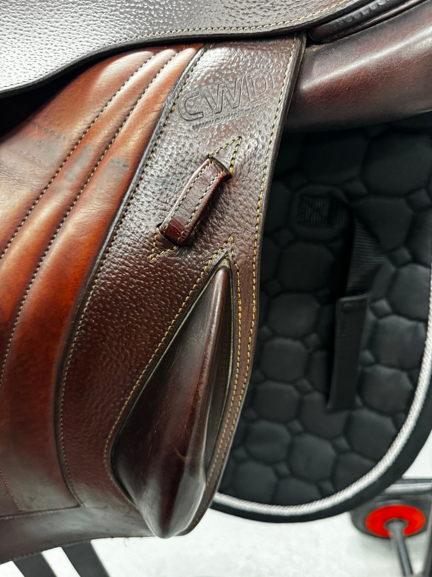 17.5'' SE04 CWD MONO-FLAP SADDLE