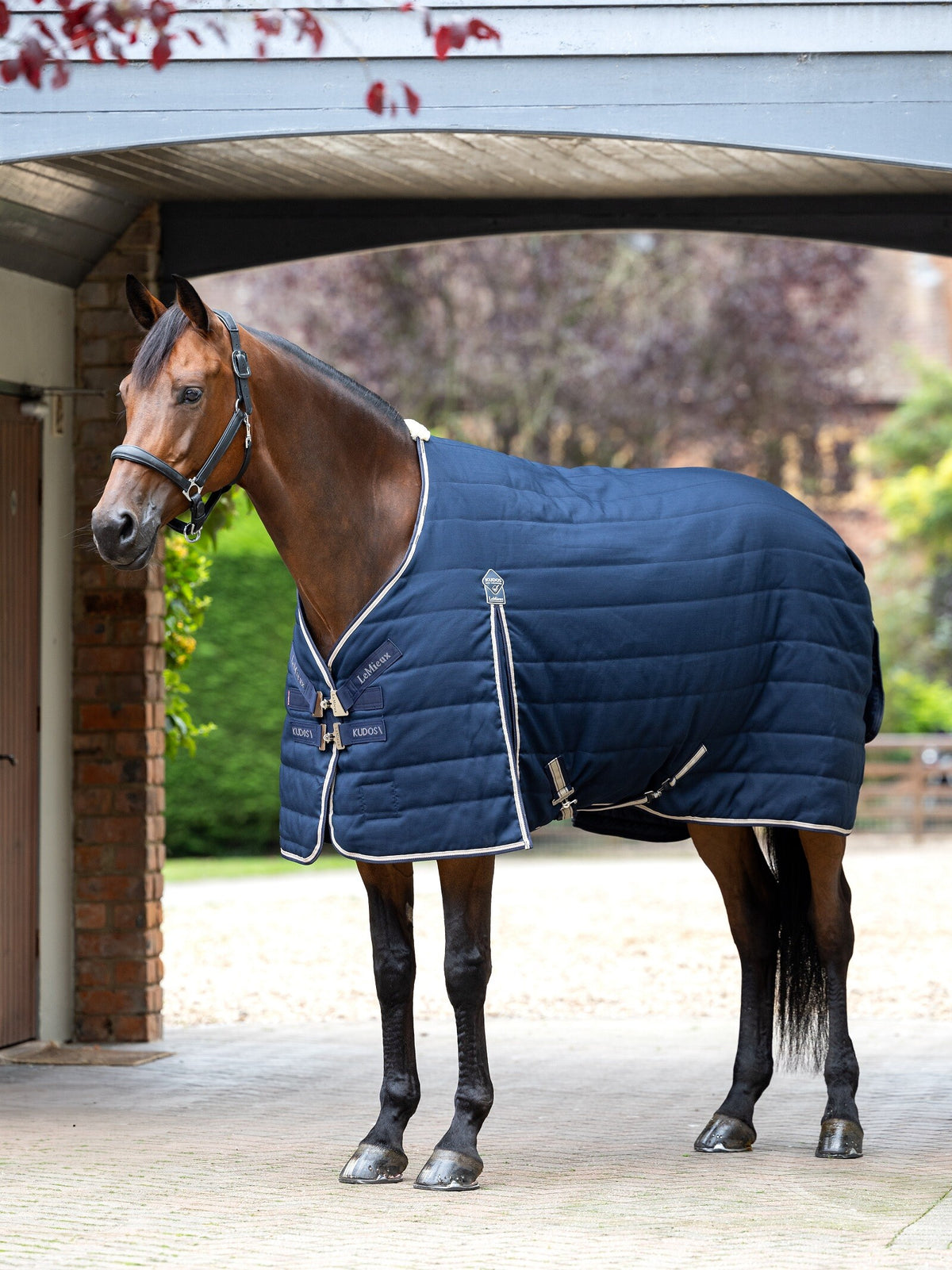 Kudos Stable Rug 100g Navy